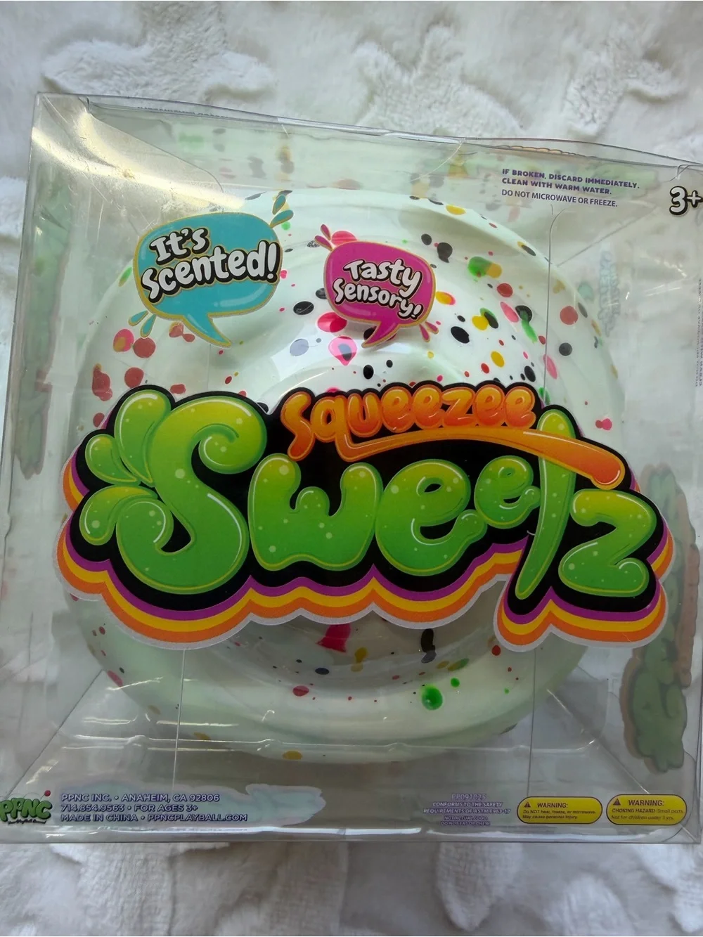 🧁💚 **NIB & SEALED – JUMBO CUPCAKE SQUISHY!** 💚🧁